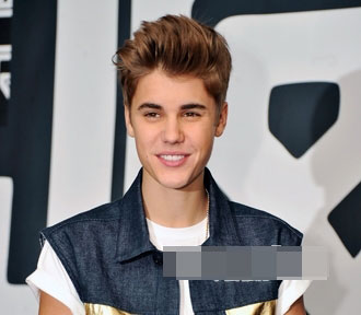 贾斯汀比伯有一首歌开头是吹口哨的,求歌名-贾