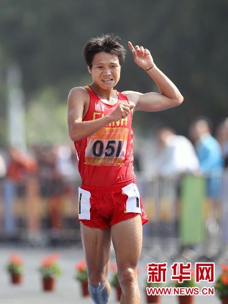 田径中国选手司天峰夺得男子50公里竞走冠军组图