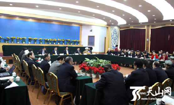 新疆多位党委常委参加政协少数民族和宗教界联组座谈