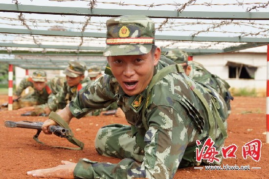 "枪王之王"——武警海南总队训练基地射击教员刘洋