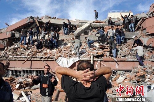 土耳其東部發(fā)生7.3級強(qiáng)烈地震造成人員傷亡