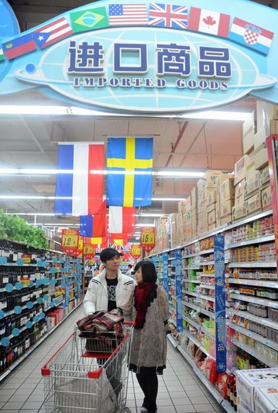 超市里的进口食品专柜海口网1月13日消息进口食品,只有在少数商铺才能