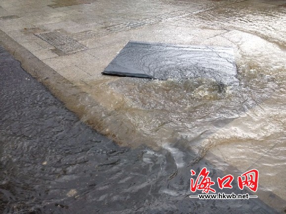 龍昆南路多處路段積水