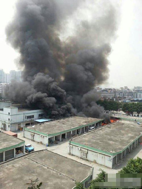 广州鹅掌坦路发生爆炸 目击者称现场有烧焦残肢