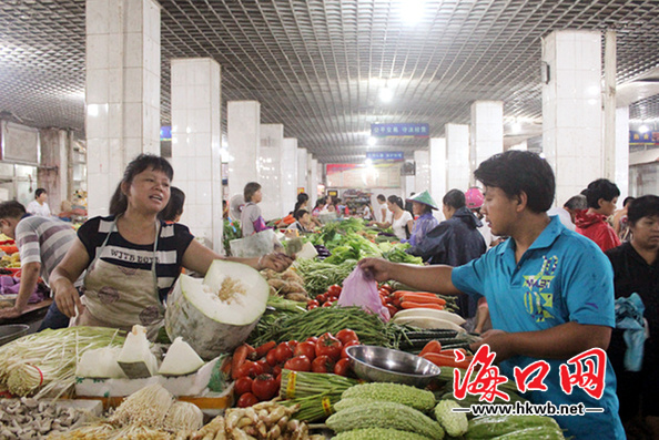 海墾路的匯鑫集貿(mào)市場熱鬧非凡