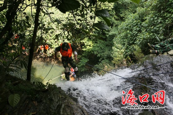 隨著?？诼糜卧O(shè)施的不斷完善，吸引越來越多的旅游團(tuán)隊(duì)來旅游。(