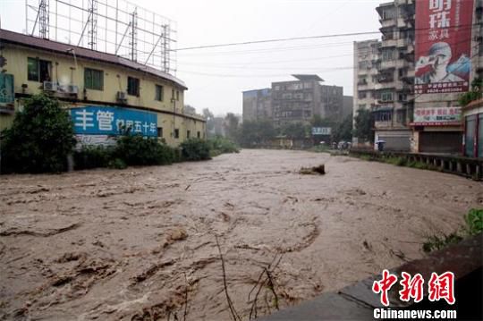 广安华蓥市遭受严重暴雨袭击暂无人员伤亡（图）