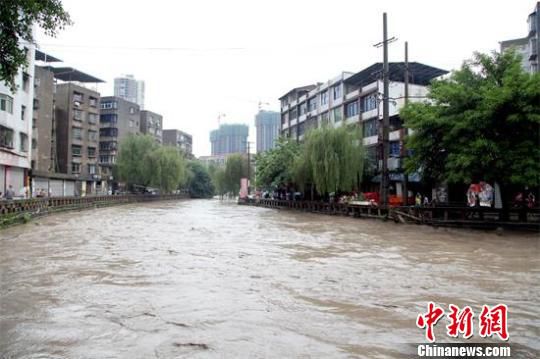 广安华蓥市遭受严重暴雨袭击 暂无人员伤亡(图)