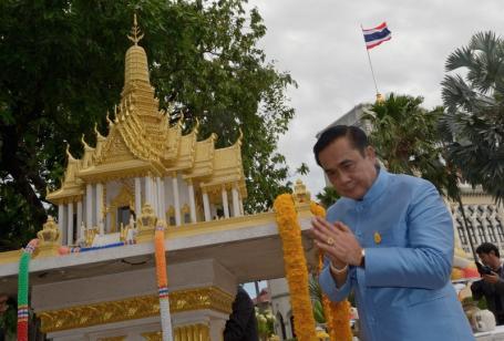 泰国总理巴育承认算命问卦被曝相信“通灵术”