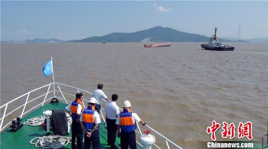 浙江舟山一運砂船沉沒6人遇險 4人下落不明