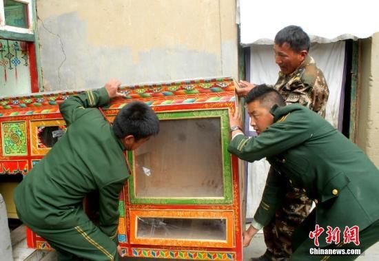 西藏已有17人在地震中遇难 20多万人受灾