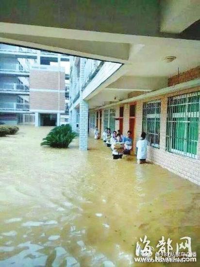 中国南方多地遭暴雨袭击 广东局地有特大暴雨