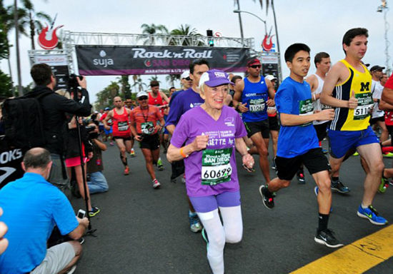 92歲跑完馬拉松老奶奶：曾兩度患癌76歲開始訓練(組圖)