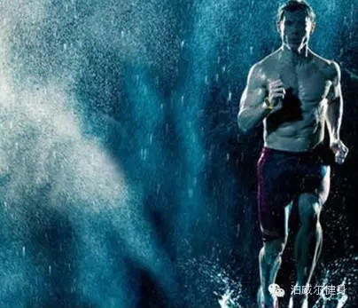 体育新闻 体坛掠影   "雨跑":健脑强体   雨跑的目的是雨中跑步不仅