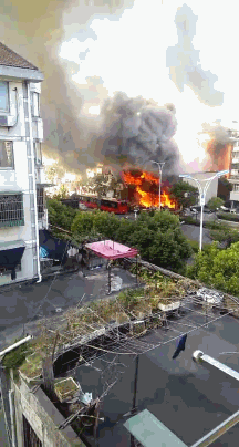 浙江杭州一商铺发生爆炸 初步估计有18人受伤