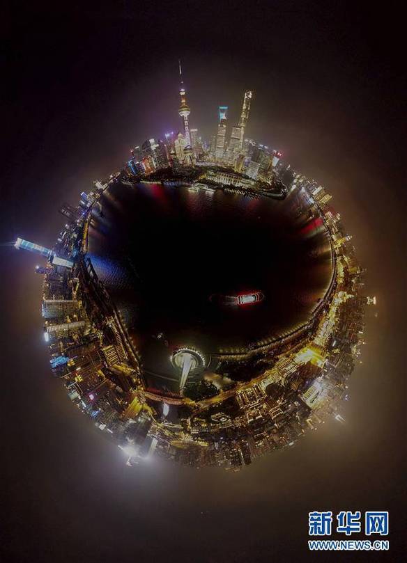 　这是陆家嘴夜景（6月21日无人机拍摄）。