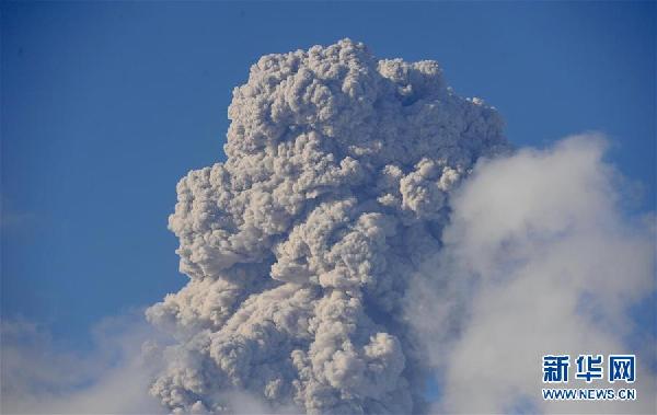 （国际）（1）印尼阿贡火山持续喷发