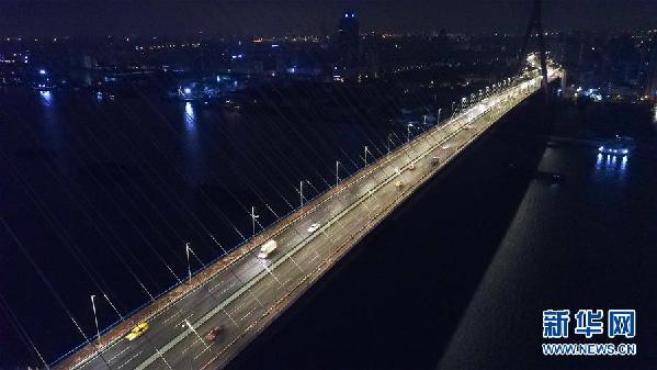 （社会）（2）上海黄浦江上四座大桥将集体“换装”