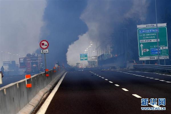 （国际）（8）意大利博洛尼亚发生油罐车爆炸 两人死亡数十人受伤