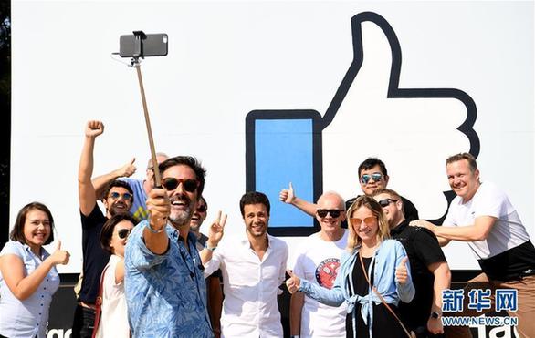 （XHDW）（1）美国硅谷举行“脸书节”活动