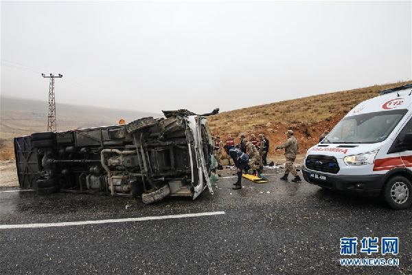 （國際）（2）土耳其客車翻車致7人死亡