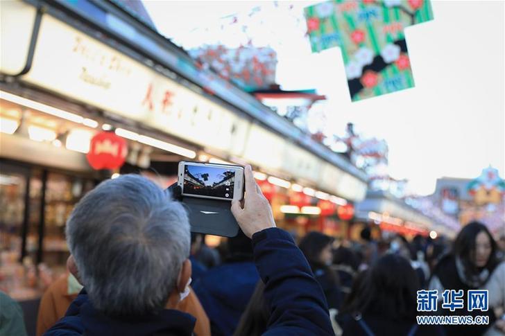 （國(guó)際）（6）日本東京：新年飾品點(diǎn)綴傳統(tǒng)商業(yè)街道 