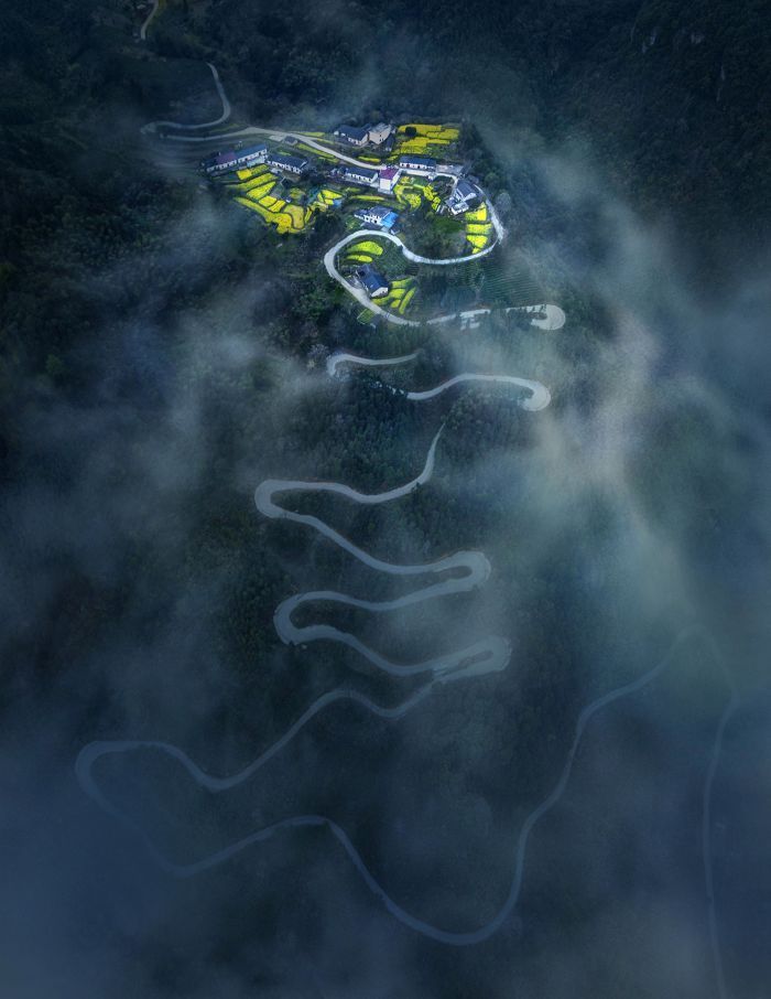 《登云寻幽》 许晖