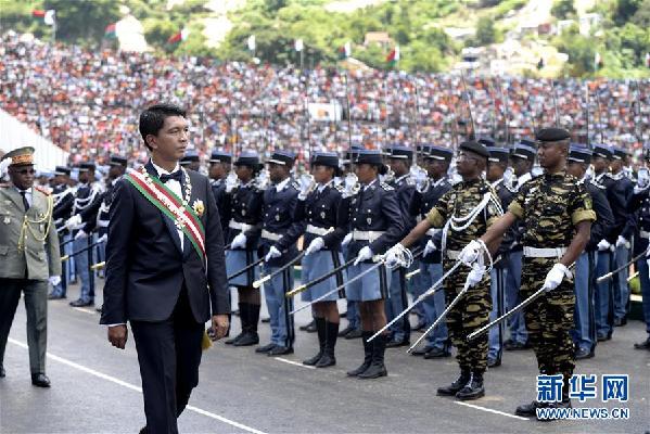 （国际）（1）拉乔利纳宣誓就任马达加斯加总统