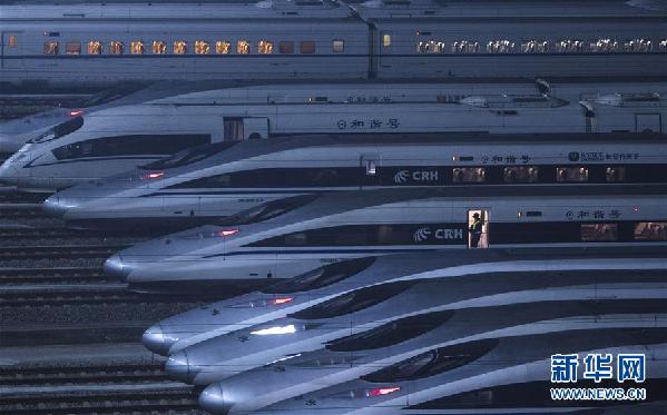 （关注春运）（2）“陆地舰队”：通宵检修 黎明出发