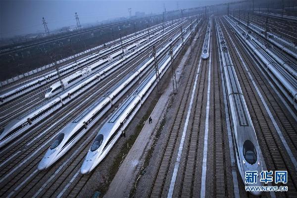 （关注春运）（3）“陆地舰队”：通宵检修 黎明出发