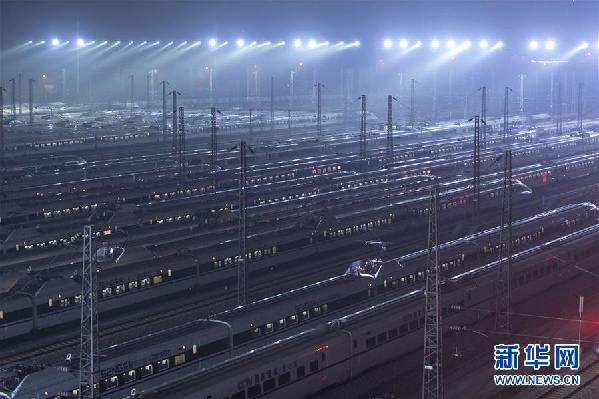 （关注春运）（4）“陆地舰队”：通宵检修 黎明出发