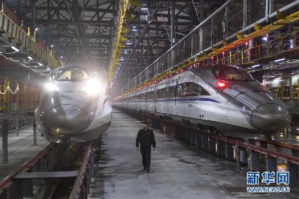 （关注春运）（7）“陆地舰队”：通宵检修 黎明出发