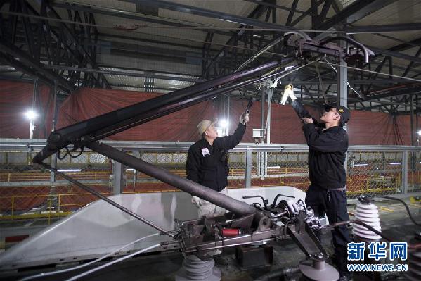 （关注春运）（13）“陆地舰队”：通宵检修 黎明出发