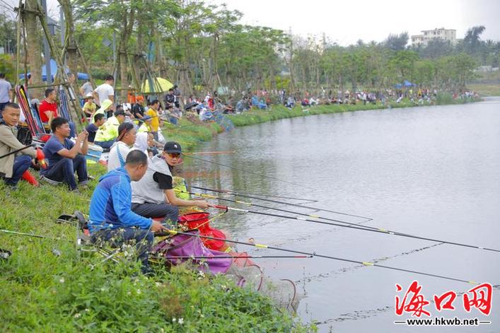 海口开展美舍河钓鱼比赛五百余名参赛者湿地享垂钓乐趣