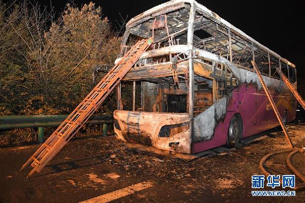 （社会）（1）湖南常长高速客车起火事故致26人死亡