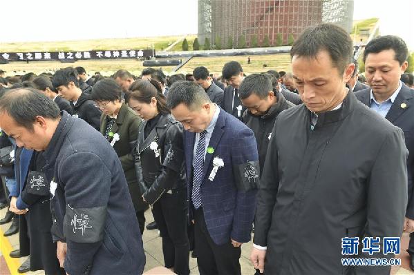 （社会）（5）四川木里森林火灾扑救中英勇牺牲烈士悼念活动在西昌市举行 