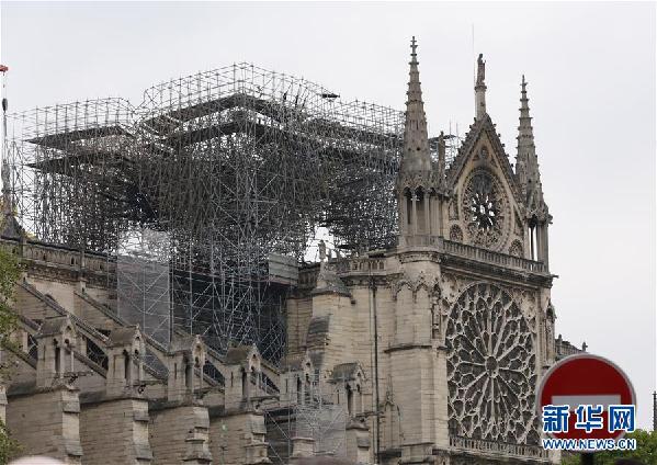 （国际）（1）巴黎圣母院：浩劫之后