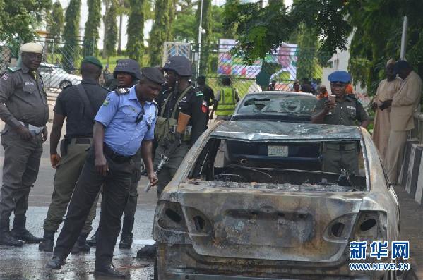 （国际）（1）尼日利亚示威者与警方冲突造成8名警察受伤