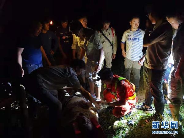 （国际）（2）中国旅游团在老挝遭遇车祸多人伤亡