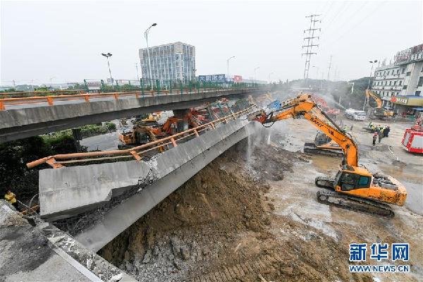 （新华视点·图文互动）（1）追问无锡高架桥侧翻事故