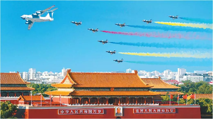这张照片,是庆祝新中国成立70周年阅兵中领队机梯队的"九机同框"