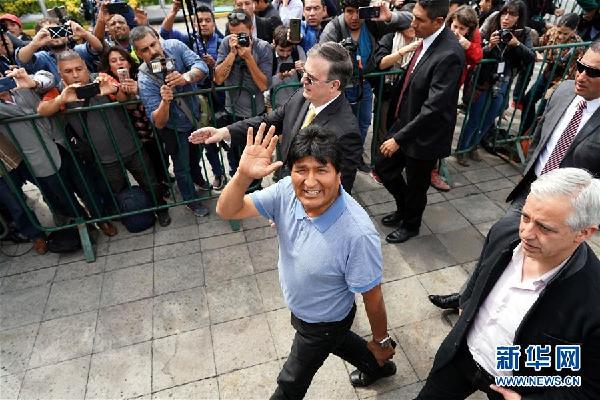 （国际）（5）莫拉莱斯抵达墨西哥接受政治庇护