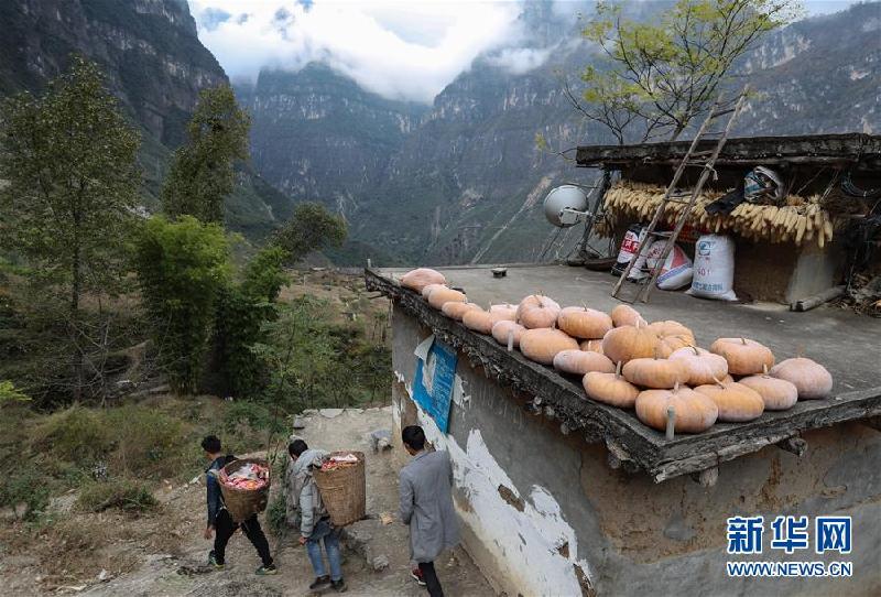（社会）（2）四川悬崖村彝族群众喜迎彝族年