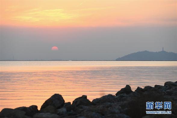 （环境）（1）落日余晖映巢湖