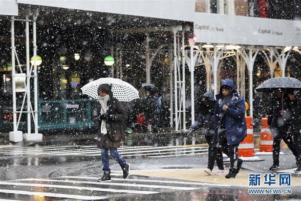 （国际）（4）纽约遭遇雨雪天气