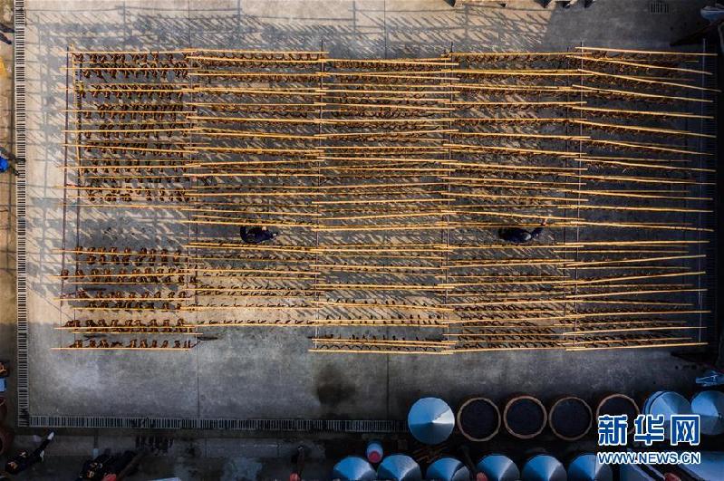 （社会）（7）千年古镇“晒腊味 迎新年”