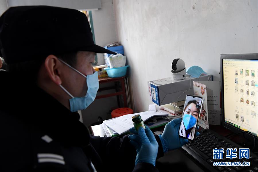 警医夫妻 携手战疫(图)
