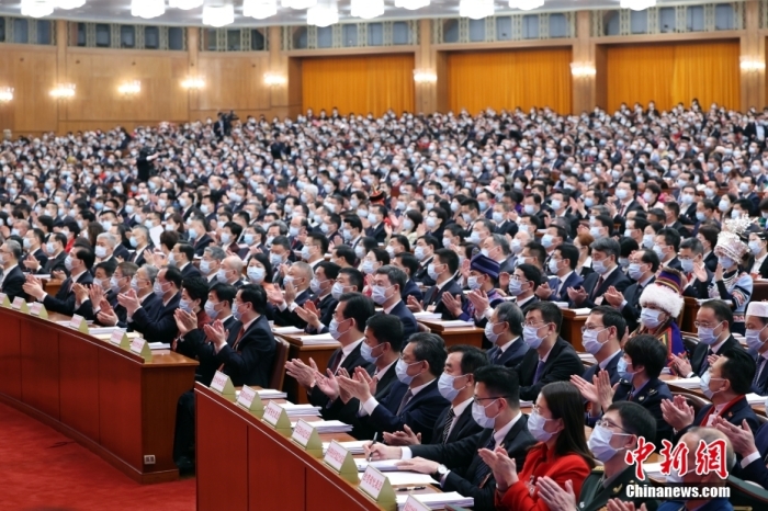 3月5日，十四屆全國人大一次會(huì)議在北京人民大會(huì)堂開幕。中新社記者 盛佳鵬 攝