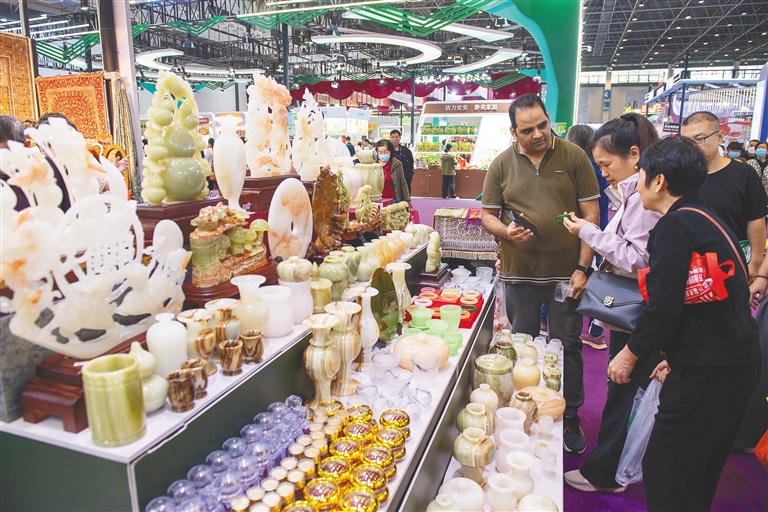 c30f96b487846e04f87c854d5865f49f_28270395_hnrbtp1_1764952239159_s.jpg c30f96b487846e04f87c854d5865f49f_28270395_hnrbtp1_1764952239159_s.jpg