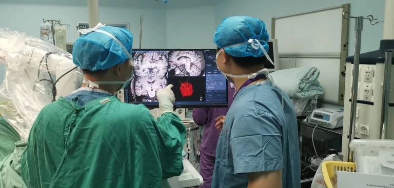 b72622f003b9856c09ac9fdeabf0005f.jpg b72622f003b9856c09ac9fdeabf0005f.jpg